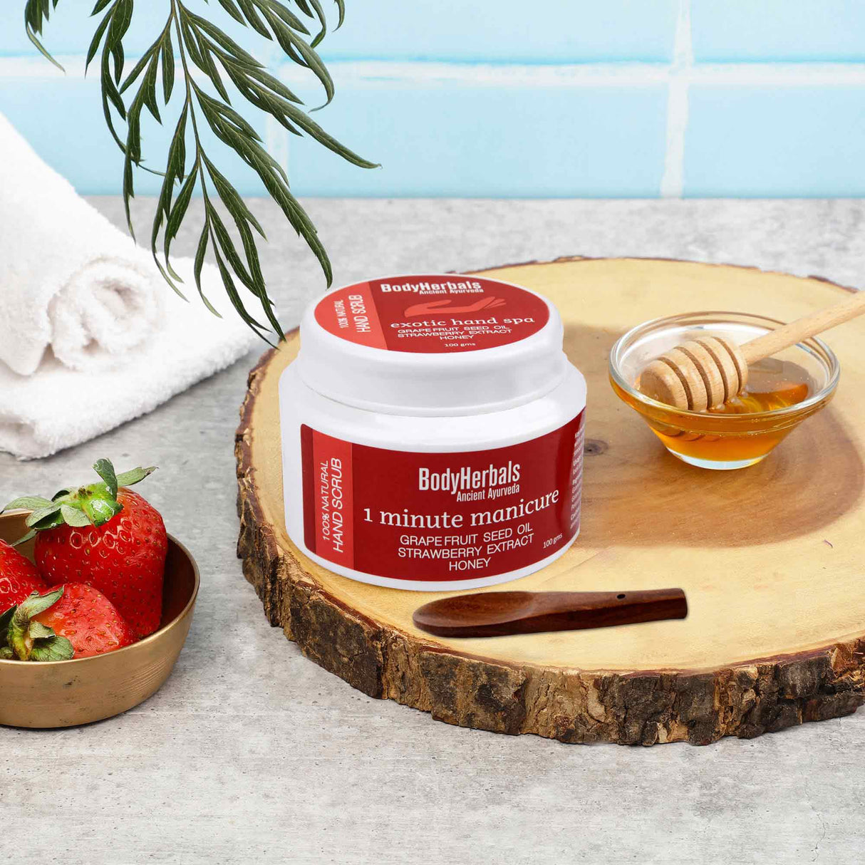 Strawberry Hand Scrub, 1 Minute Manicure